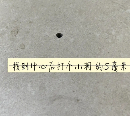 伊宁瓷砖空鼓维修公司专业解答在瓷砖铺贴过程中，如果砂料搅拌不均匀，将会带来以下问题